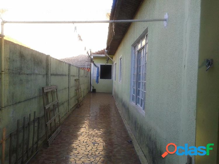 Casa com 4 dormitÃ³rios na Vila Cardia