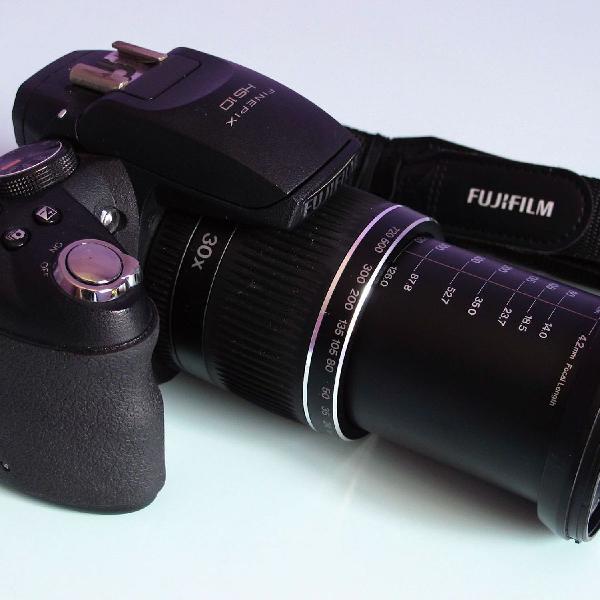Câmera digital fujifilm finepix hs10