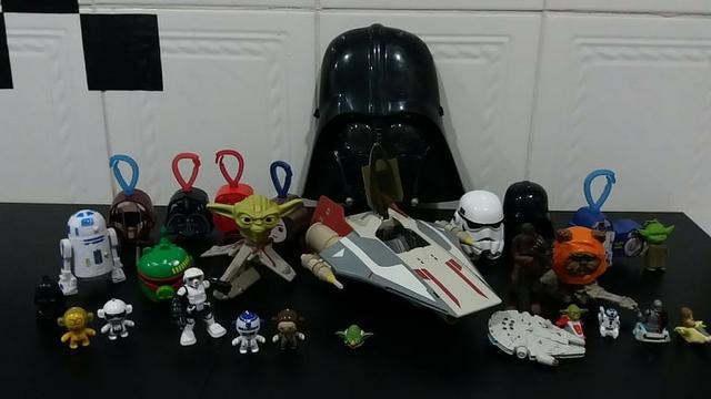 Kit com 26 brinquedos originais (tudo por 100 reais