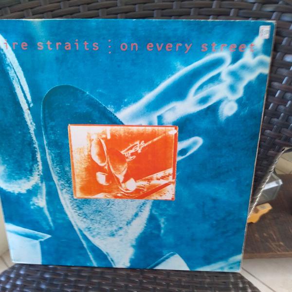 Lp Dire Straits - On Every street # Um lado rock, outro folk