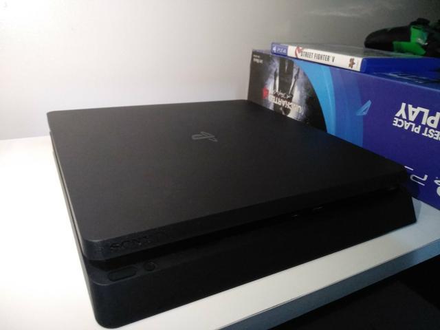 PS4 (PlayStation 4) + Uncharted Lost Legacy