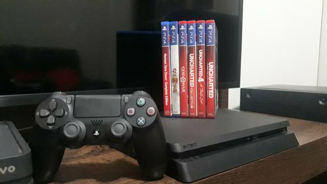 Ps4 Slim 1TB 3 meses de uso