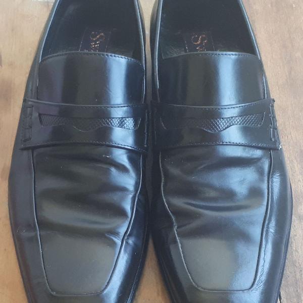 Sapato social preto em couro - Swains - 40