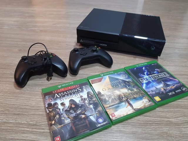 Xbox One + 2 controles + 3 jogos