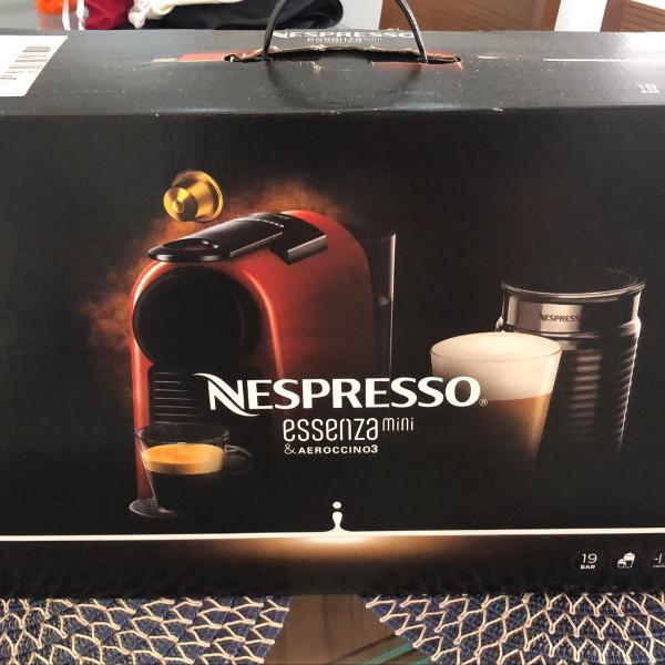 cafeteira nespresso essenza aeroccino