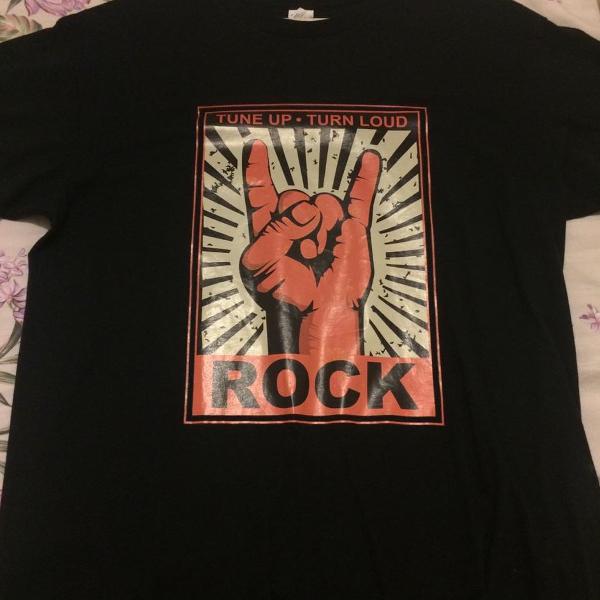 camiseta estampa rock
