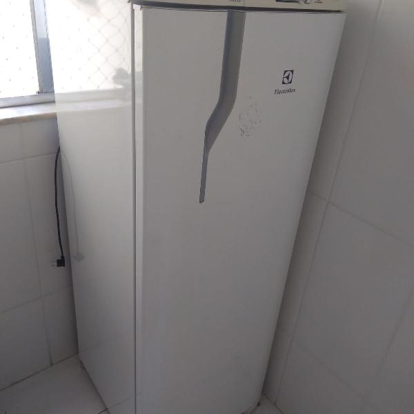 geladeira electrolux rde33