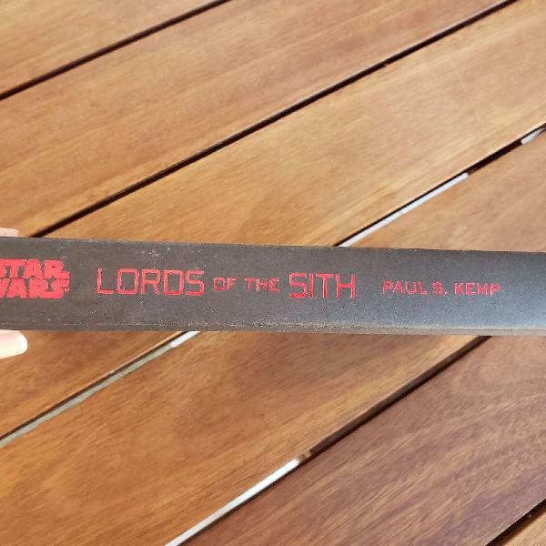 livro da saga Star Wars Lords of the Sith