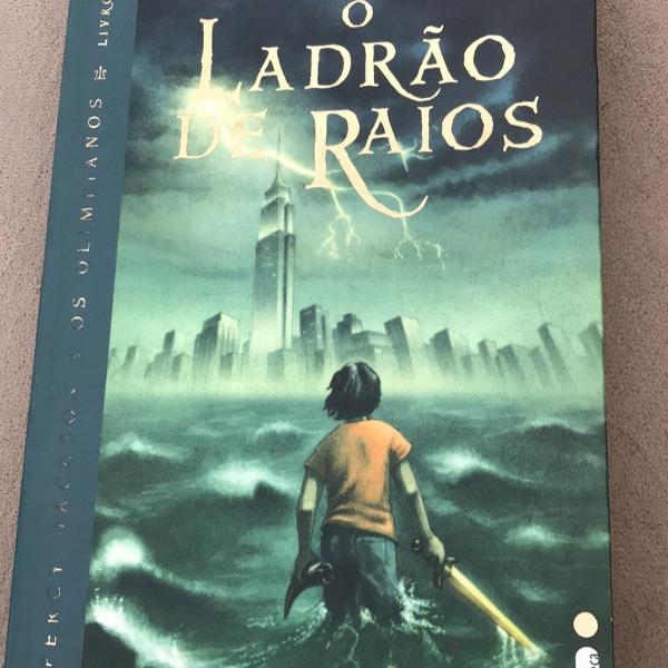 livro: o ladrao de raios