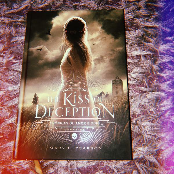 livro the kiss of deception