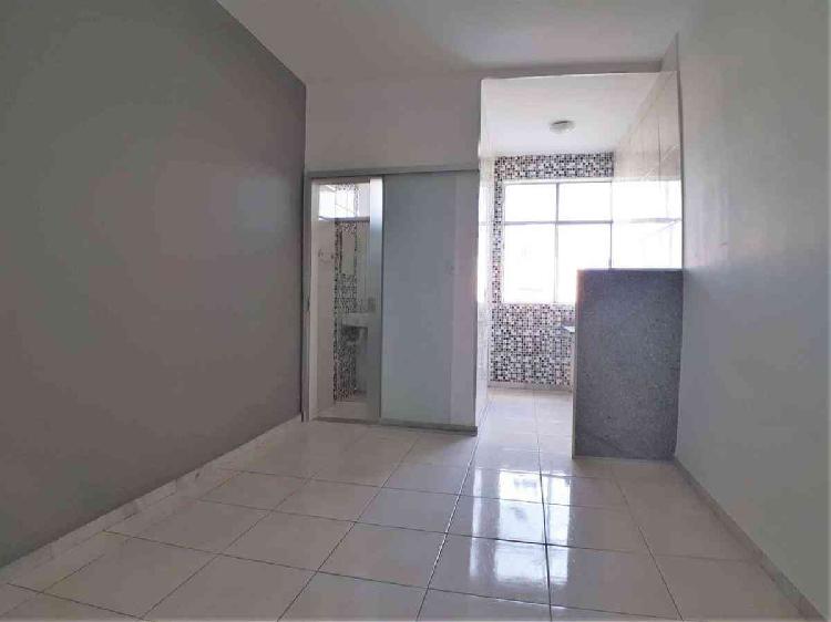 Apartamento, Sagrada Família, 1 Quarto, 1 Vaga, 0 Suíte