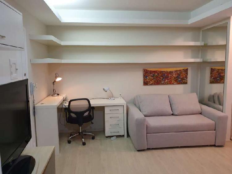 Apartamento mobiliado indevassável ,na quadra da praia