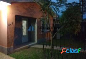 Casa com 3 dormitÃ³rios Ã venda, 40 mÂ² por R$ 220.000
