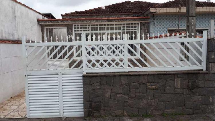 Casa para venda possui 100 metros quadrados com 3 quartos em