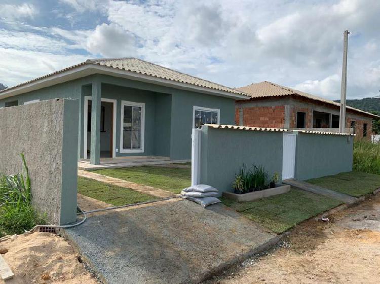 Casa para venda possui 115 metros quadrados com 3 quartos em