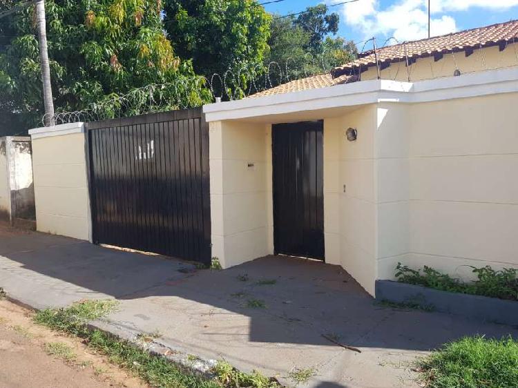 Casa para venda possui 99 metros quadrados com 2 quartos em