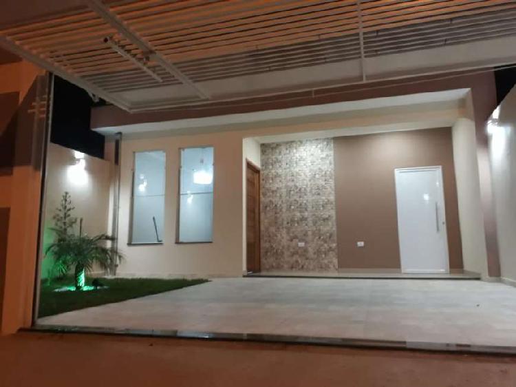 Casa para venda tem 81 metros quadrados com 2 quartos em