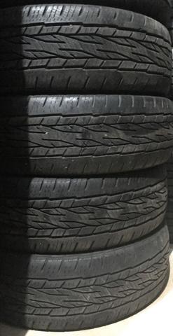 Jogo de pneus 16 Duster 215/65 R16semi novos