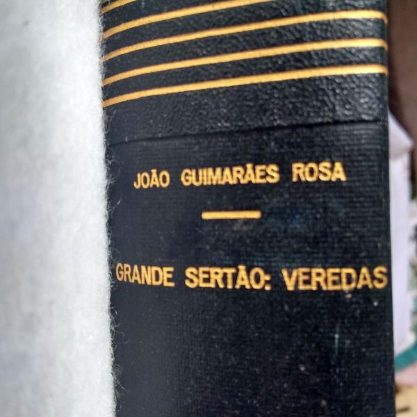 Livro original Sertão Veredas com capa de Poty