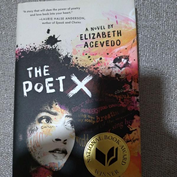 The Poet X inglês capa dura