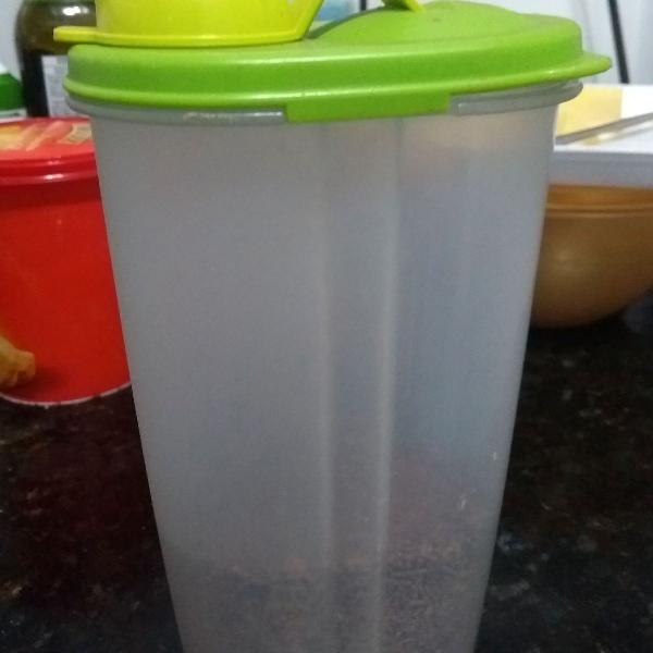 Tupperware Quick dispenser