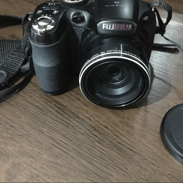 câmera digital fujifilm finepix s2980 c/ lcd 3.0", 14 mp,