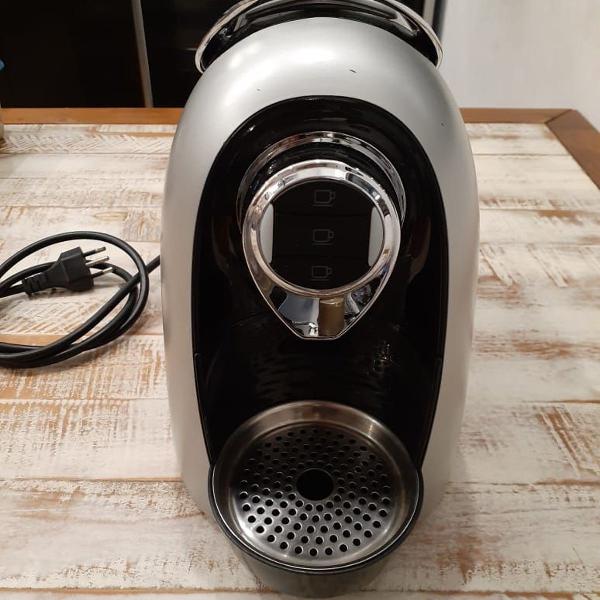 máquina de café três cotações!