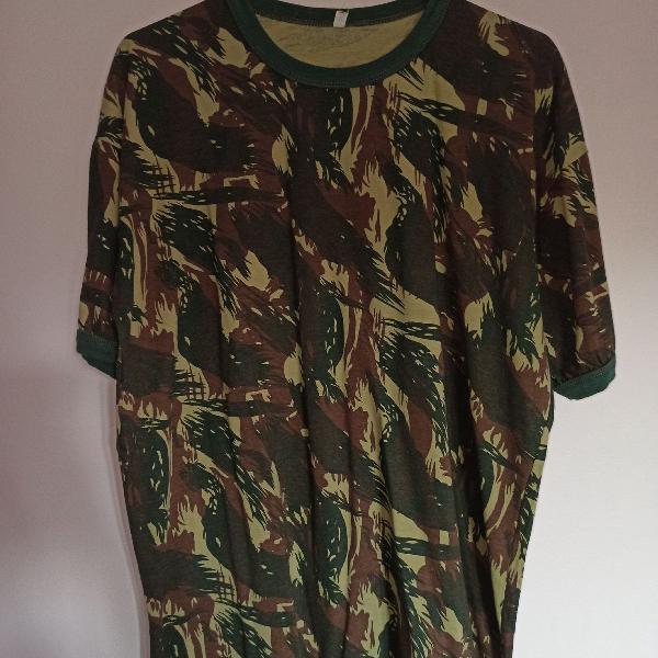 Camiseta camuflada