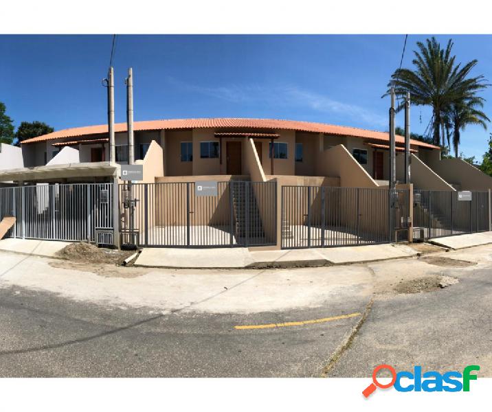 Casa Nova com Quintal e Pé Direito Alto