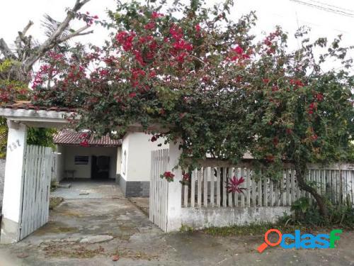 Casa com 3 dormitórios lado praia em Itanhaém