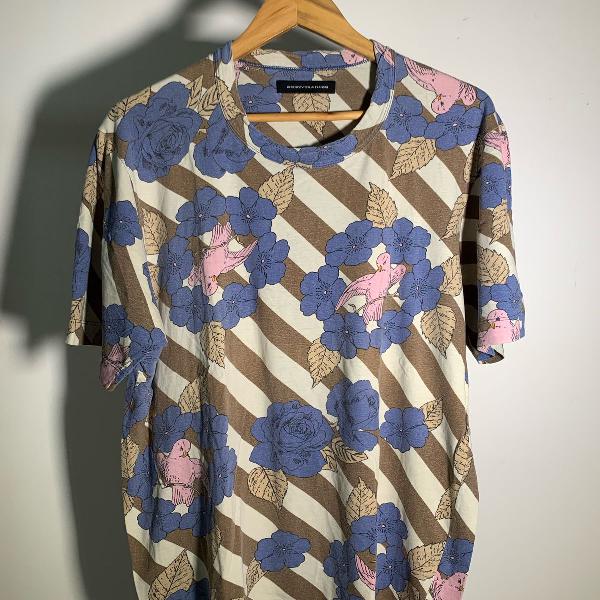 camiseta floral alexandre herchcovitch