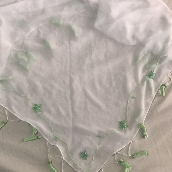 lenço animale branco/transparente com detalhes em verde