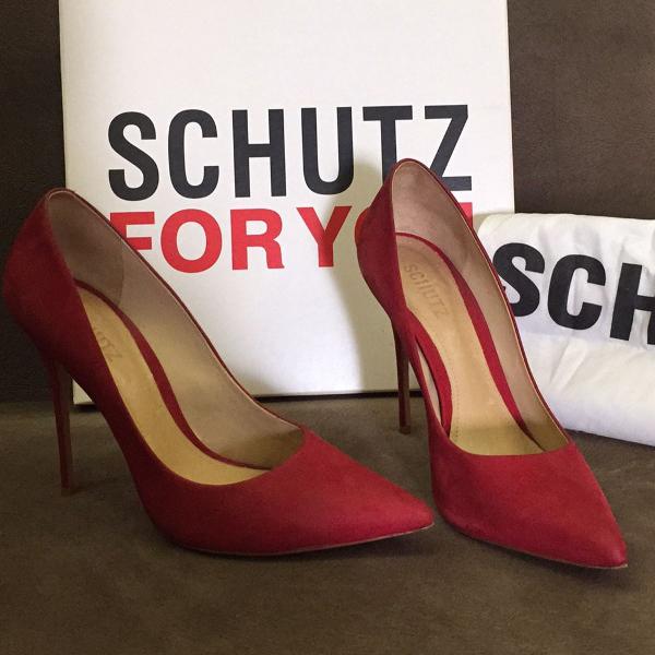 scarpin schutz vermelho