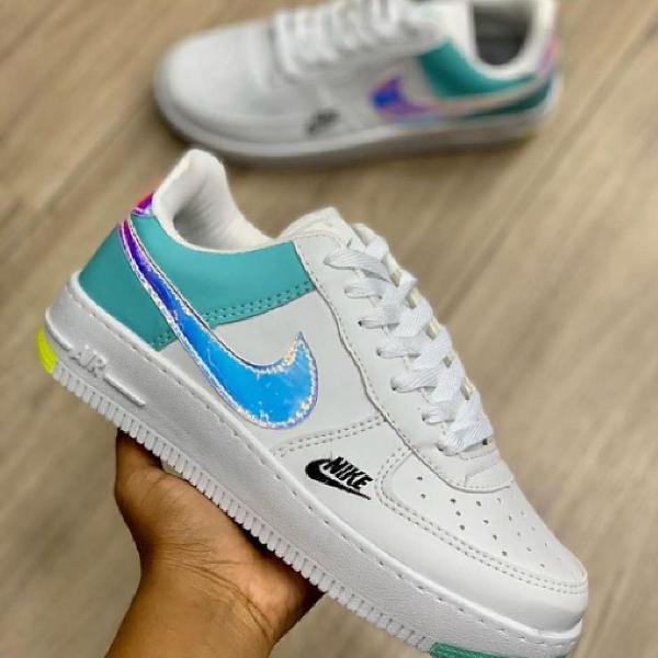 tênis Nike Air force colorido detalhe verde