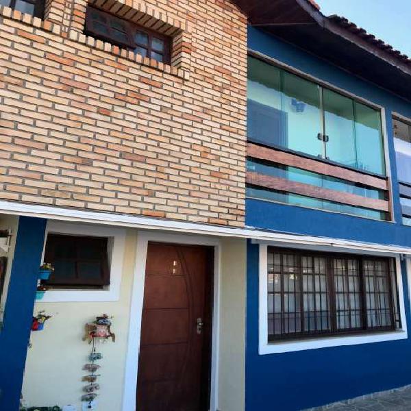 Casa de condomínio para venda possui 188 metros quadrados