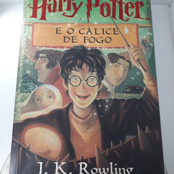 Dois livros da saga Harry Potter "ordem da fênix" e