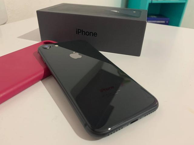 IPhone 8, 64gb, preto, ainda na garantia