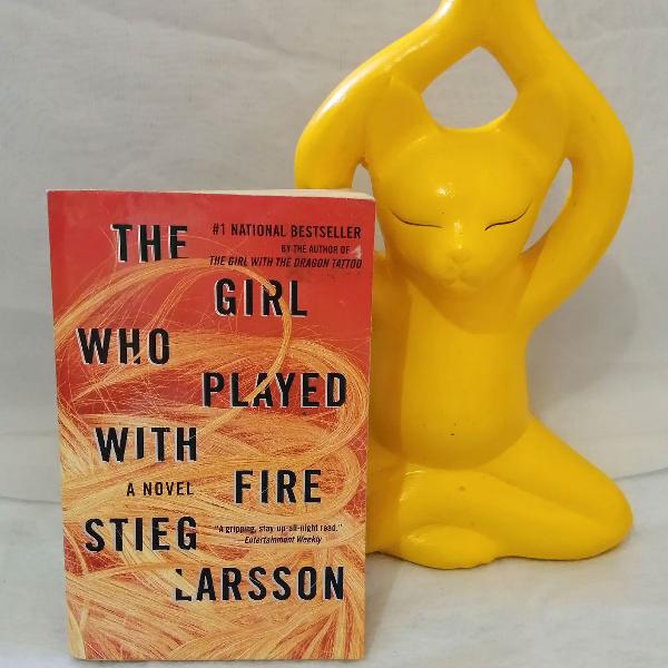 Livro The Girl Who Played With Fire - Stieg Larsson (em