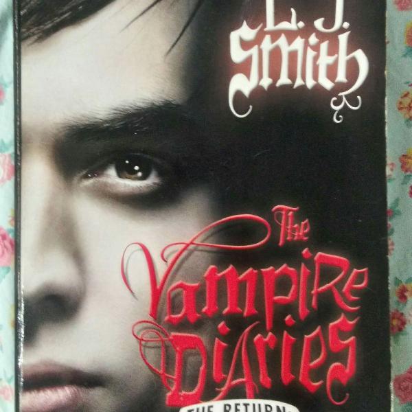 Livro - The vampire diaries