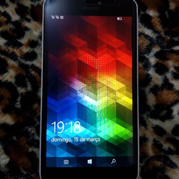 Smartphone Lumia 640 XL Microsoft + carregador + cartão de