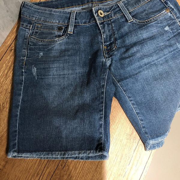 bermuda jeans super comfy, marca carmim, tamanho 36, bom