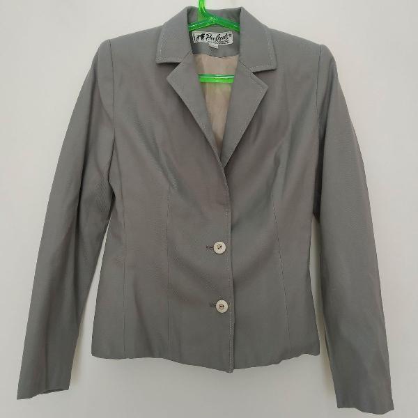 blazer cinza acinturado