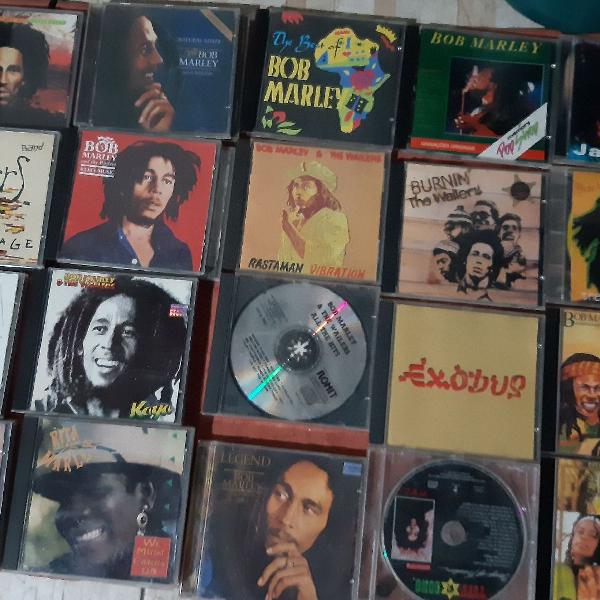 coleção de CDs e vhs do Bob Marley
