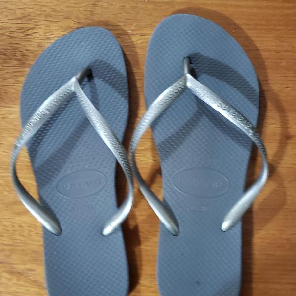 havaianas cinza