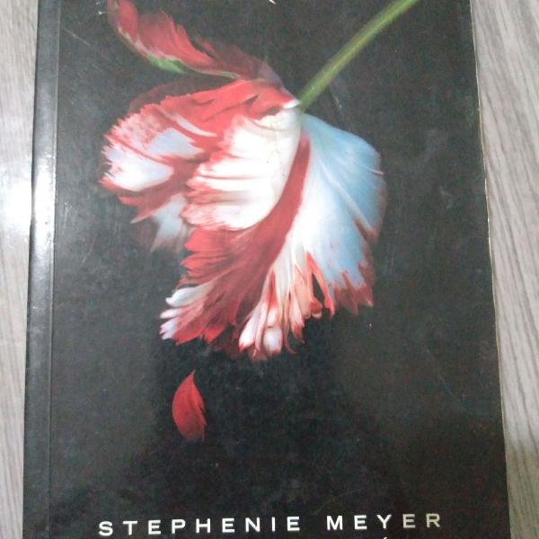 livro Lua Nova de Stephanie Meyer