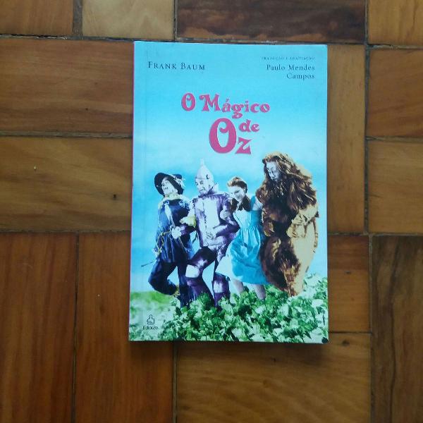 livro 'O mágico de Oz'