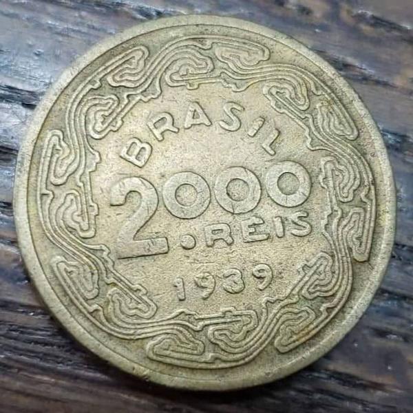 moeda 2.000 réis do brasil