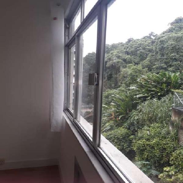 Apartamento para aluguel possui 59 metros quadrados com 2