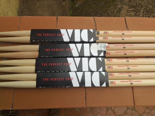 Baquetas VIC FIRTH NOVAS 5B ! SÓ $80 Par