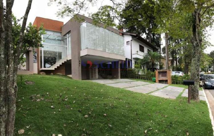 Bela casa em condomínio Aldeia da Serra